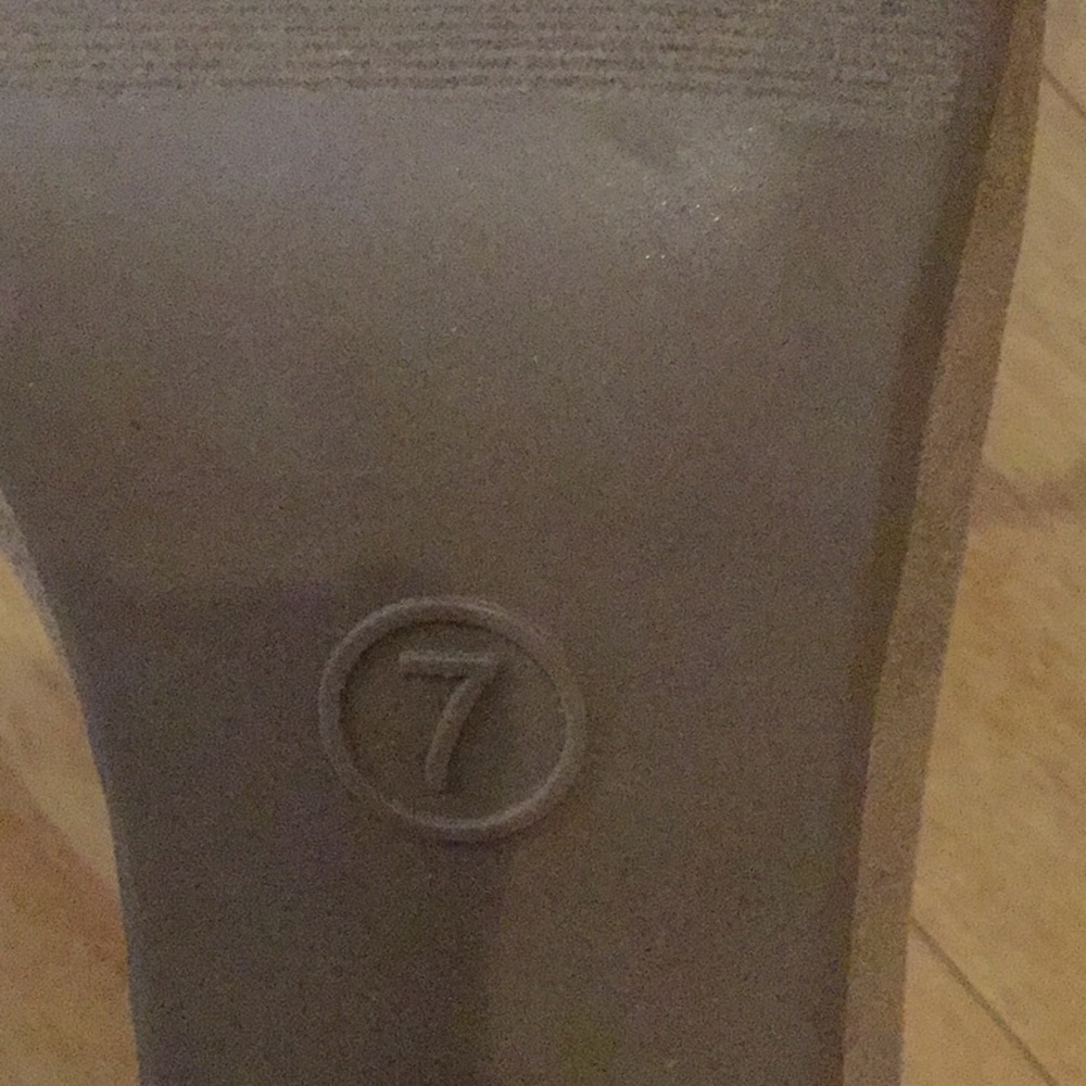 Tall Merona ankle strap shoes size 7 - Picture 6 of 6